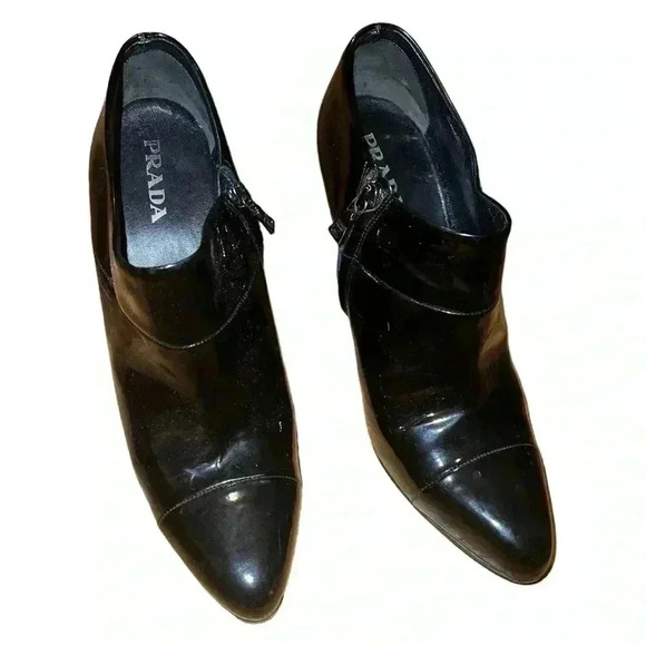 PRADA Semi Pointed Black Patent Leather Ankle Boots Concealed Zip Closure SZ 8.5 - Picture 2 of 9